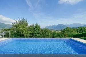 Image of La Petite Montagne