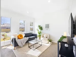 Image of Well-decorated 4BR Family home steps to mall