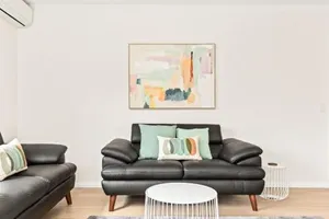 Image of Bright and convenient apartment, close to shops