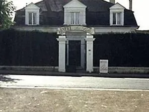 Image of Les Lilas Des Deux Ponts