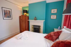 Image of Cosy 1-Bed Escape with Free Parking - At Hem