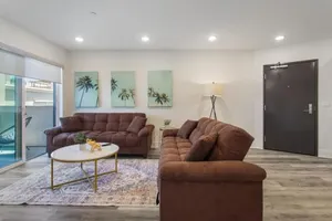 Image of Beverly Hills 2BD 2BA with Free Parking