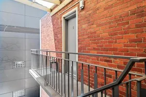 Image of Convenient Apartment in heart of Carlton