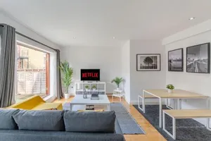 Image of London Waterloo Apartment with Large Private Terrace - View of the London Eye - 1 Bedroom 1 Bath
