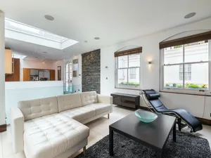 Image of Spacious 2 bedroom Mews House + Garden + Spa