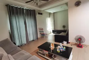 Image of Nice towhall housing with just move in