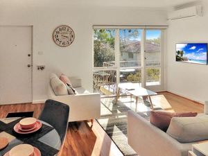 Image of Glen Iris, Quiet Boutique 2 bedroom Netflix, WIFI, Parking, Free Wine