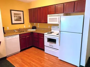 Image of Bridgeway Suites Houston IAH North