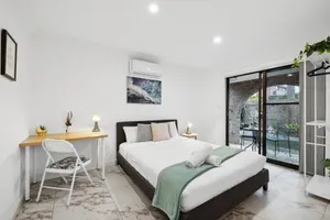 Image of Quaint Double Room - Centrally Located at Glenfield - Shared Bathroom