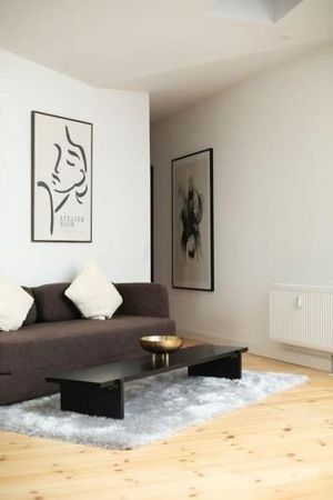 Image of Bright 3BR Flat with Balcony and Amazing Lake View