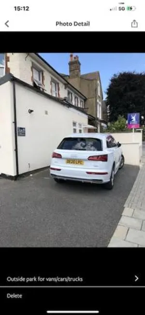 Image of Spacious 2 BED 2 BATH Apartment with FREE PARKING for 2 cars and underground station Zone 2 for quick access to Central London up to 10 guests