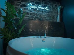 Image of Suite Luxueuse Jacuzzi SUITE AMANTIS By Noma