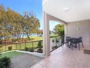 Image of 2 bedroom Apt on Parkyn Parade with pool and Airvconditioning