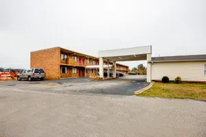 Image of Deluxe Inn