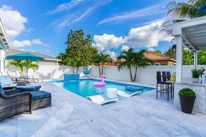 Image of Lux Backyard/Heated Pool/Everglades/Speedway/Keys!