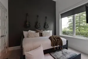 Image of Music City Charmer! 3 Bedrooms-2 miles to Downtown