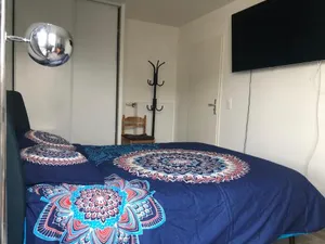 Image of Grande chambre 14 m2 avec salle de bain privative à Nanterre Préfecture proche La Défense Aréna Campus SNCF et Paris