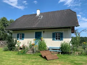 Image of Kellerstoeckl-am-veganen-Bio-Lebenshof-nur-fuer-Hundefreunde-empfohlen