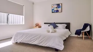 Image of Cozy & Central Apt at Garden City - Free WiFi