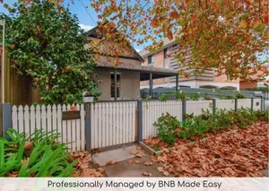 Image of Rose Cottage - Stroll to CBD, Leafy Setting