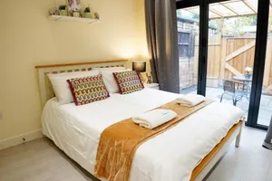 Image of Cosy 1 Bed-Flat with Patio Near Heathrow