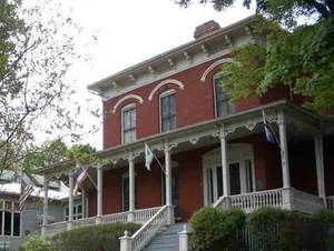 Image of Ubon Thai Victorian Inn & Restaurant