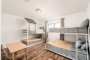 Image of Spacious 4BR w Game Room - 15 min to Seaworld