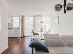 Image of EXQUIS 2BR Luxus Apartment ROLF BENZ I Parken I Netflix I Stadtmitte I Familienfreundlich I Mercedes-Benz