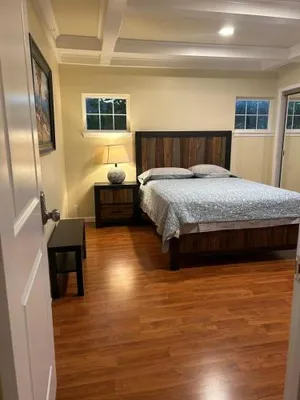 Image of Spacious bright room in Prime Silicon valley location