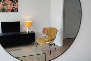 Image of Spacious 3 bedroom apartment & private parking!