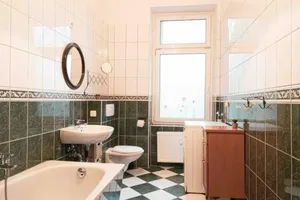 Image of Altbau-Schmuckstuck an der Karli mit riesigem Balkon