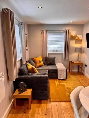 Image of Detached one bedroom house near to castle and cathedral