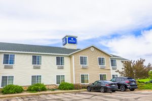 Image of Evansville Inn & Suites by OYO