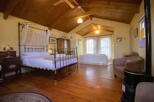 Image of Rose Petal Cottage Quaint Studio In Ballarat