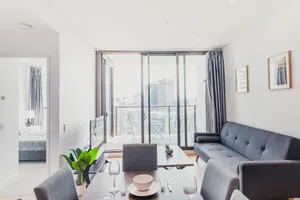 Image of CBD Light rail Darling Harbour UTS High Rise Apt