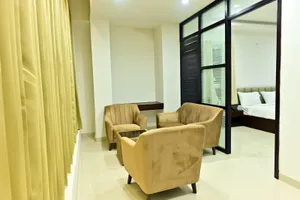 Image of DOWNTOWN The Mallika Sapphire
