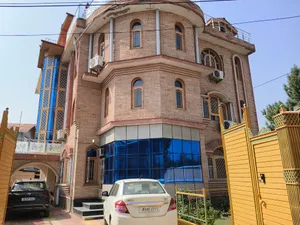 Image of Bashaw Residency Top Rated In Srinagar Only 6 Kms from Srinagar International Airport And Only 5 Kms From Srinagar Railway Station