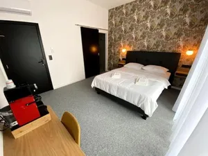 Image of BED Cauchy