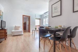 Image of Apartamento luminoso y acogedor en Sevilla. A/C.