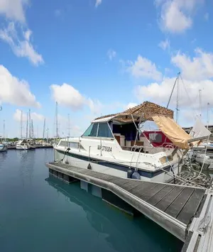 Image of Nuit Insolite sur un Bateau au Cœur de Bordeaux