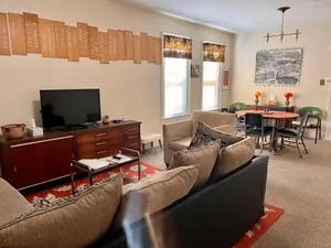 Image of Falls Retreat - Walk to the Falls, the Casino and all Downtown Restaurants - Across from the Aquarium