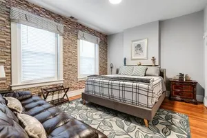 Image of E2 Centrally located in Carytown fully fenced