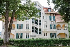 Image of Moderne Dachgeschosswohnung zentral by Seebnb