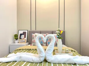 Image of KLCC IKEA Sunway Velocity TRX MRT 10 Pax