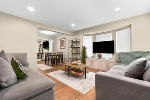 Image of Newly Renovated in Historic Neighborhood Near DTW