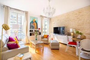 Image of GuestReady - Bright Apt in city centre w/ Parking