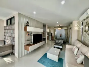 Image of Peters Villa