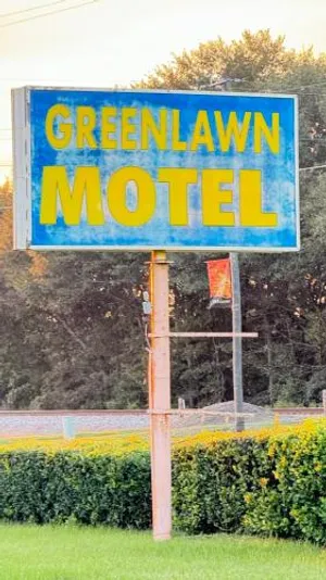 Image of GreenLawn Motel