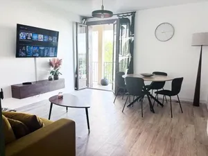 Image of Appartement 79m2 proche Airbus tout confort lumineux 2 chambres, 1 bureau