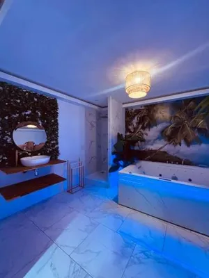 Image of Jungle Suite, Jacuzzi à 7 min de la mer